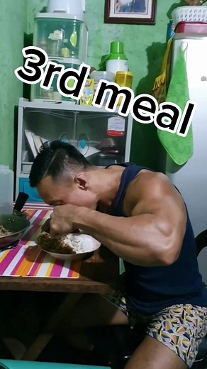 293K views · 2K reactions | FitMan%<> Dapat hindi tau mamili s pagkain tiis lng importante good quality protein #fitman #fbreels #mensphysique #bodybuilder #qualityprotein | Machong embalsamador tv. | Facebook