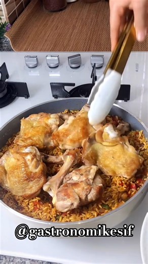 Yapımı kolay ve oldukça doyurucu.. Etin yanında kavrulan pilav... bundan daha lezzetlisi yok #shorts