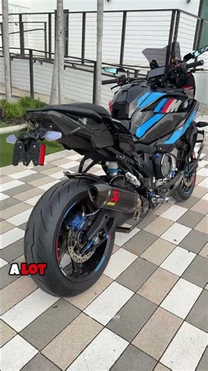 The BMW M1000XR - Superbike on Stilts! 🦒🔥