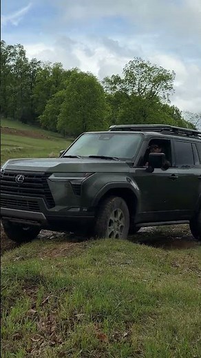 The Lexus GX550 Overtrail is a Beast Off-road!