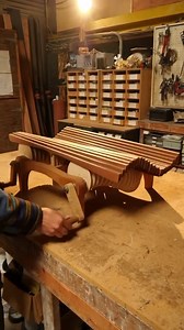 Redwood Wave is a kinetic sculpture made by Reuben Margolin. Waves are created by two handles that can be turn in either direction. #redwood #kineticsculpture #fluidity #woodsculpture #parametricarchitecture | ParametricArchitecture