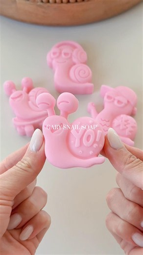 Snail soap making 🐌🫧It looks like Gary the snail! 🥹 #soapmaking #soapasmr #soap #asmr #asmrsoap