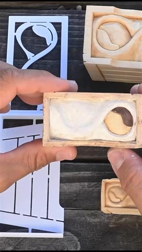 Carve a manger for baby Jesus. This is another great piece to add to the faceless nativity set. Be sure to get carving before the holiday season creeps up. #Woodworking #woodcarving #whittlingwood #carvingart #crafting | Angel Nunez