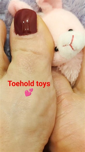 ☺️💕 toehold toys #beautifulfeet