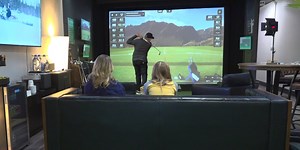 Golf simulator captures swings in Roanoke