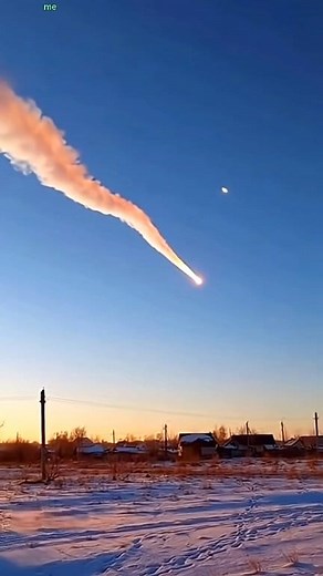 Wow amazing view Meteor Chelyabinsk 😱😱 #rareview #amazingview #viralvideo #MeteorChelyabinsk | Machine Engineering