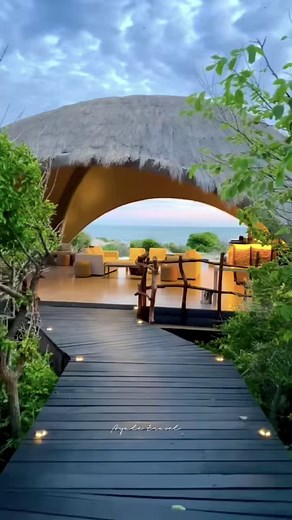 114K views · 522 reactions | මේ Hotel ටික නම් පිස්සුවක්  TOP 5 Hotels in SRI LANKA Promote ur hotel with us  #srilankan #ayaletravel #hotels #srilanka #traveltiktok #viral #fyp #foryou #capcut #foryoupage #honeymoondestinationssrilanka #travelworld all credit goes to original videographer  | Ayale travel | Facebook