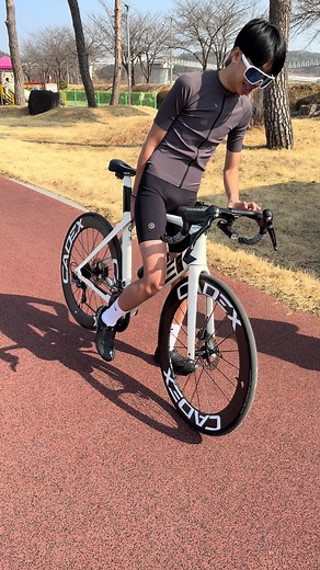 Trek Madone SL6: The Ultimate Road Bike Experience