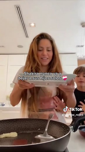 Shakira y sus hijos: Música y Momentos Especiales