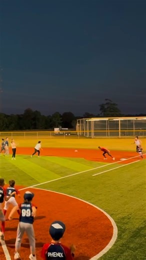 The 8U Hard Knocks took on their toughest challenge yet….the parents! 💪🔥 Who do you think came out on top? 😏 Check out the highlights from an epic showdown! 🎥 #HardKnocksFamily #8U #FutureStars | Houston Hard Knocks Baseball