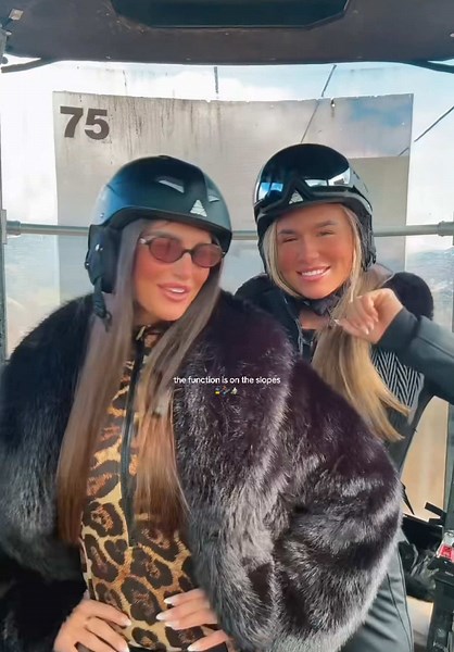 The functions on the slopes🎿 #skiing #ski #funnyskivideos #skitrick #skitiktok