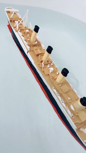 Titanic Submersible Model Sinking and Breaking Apart
