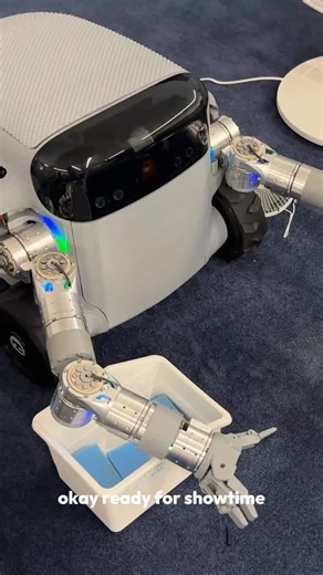 Showtime. Our team wasn’t 100% ready for her demo… but they nailed it anyway! check out our newest vlog. 👉link to the vlog https://youtu.be/mCvmMP6WN1k #WillowX #EEVE #Demo #BehindTheScenes | EEVE