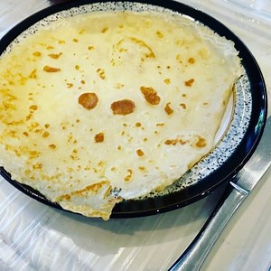 67K views · 1.9K reactions | Breakfast in bed for Emily :) | Peter Andre | Facebook