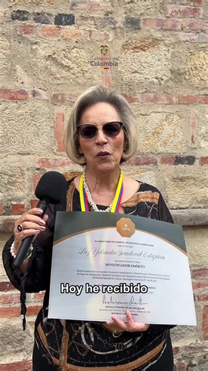 💚🔬#ConDignidadCumplimos | Con emoción y orgullo, los Investigadores Eméritos del país cuentan cómo se sienten al recibir este reconocimiento de MinCiencias y qué significa haber dedicado toda una vida a construir conocimiento para Colombia. ¡Escúchalos y acompáñanos en este homenaje! ✨ | Minciencias