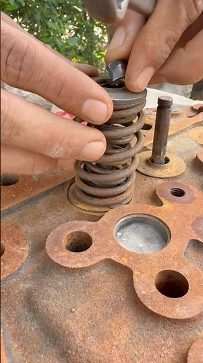 Head Cylinder Valve lock installation
