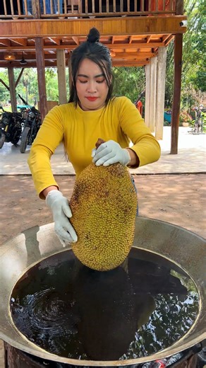 This recipe proves that jackfruit can do anything—from sweet to savory. Wait until you see how perfect it becomes when fried and served with cool jelly on the side. | Cooking Magic