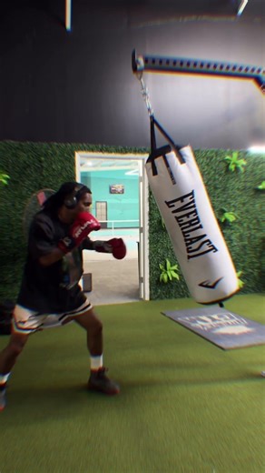 Working the Heavy Bag Like a Pro #boxingtraining