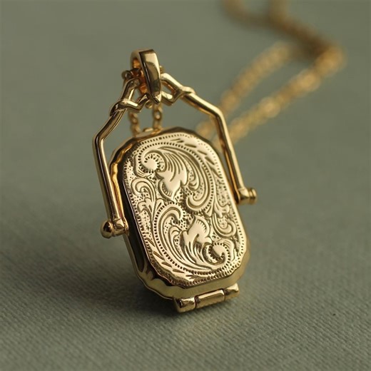 Gold Victorian Locket Necklace: Personalized Photo Pendant Memorial Gift LKVM-7 - Etsy Canada