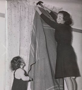 ‘Put out that light!’ Brownout Melbourne during World War II