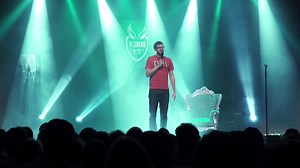 8.4M views · 23K reactions | Thomas Wiesel est le Suisse le plus drôle du monde. Ou le mec le plus drôle de Suisse. | Topito | Facebook