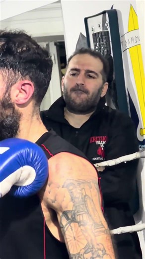 I wonder what he’s thinking🤔🤣 #fypシ #boxing