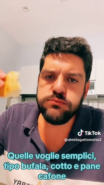 Quando sei stato in vacanza in un posto bellissimo e si mangiava alla grande, ma torni con le voglie semplici semplici tipo bufala, cotto e pane cafone. #food #foodporfood #foodtok #foodchallenge #foodblogger