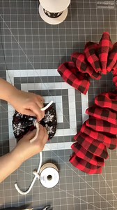 Comment ‘Candy cane’ to get the full playlist sent to your inbox. All the videos have me using a Dollar Tree Candy Cane frame. #craftingideas #dollartreediy #dollartreefinds #christmasdecorations | Julie's Wreath Boutique