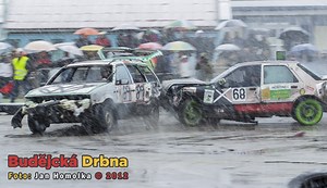 To byla řežba! Demoliční derby zlikvidovalo další auta