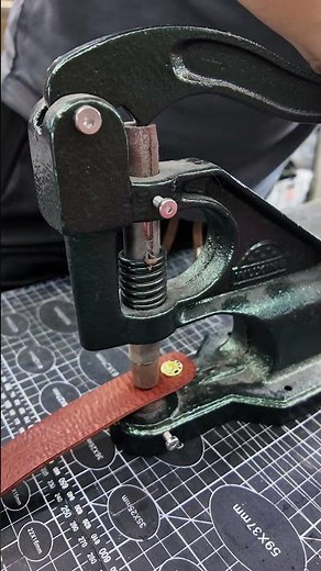 How to install the Metal Snap Fastener Button #shorts #bagmaking #leather #handmade #snapbutton