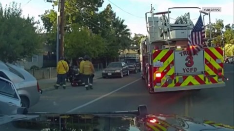 Firefighters wrestle loaded gun from man after Yuba City crash