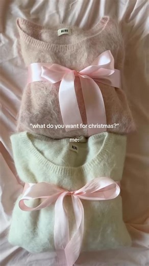 Emma Seville on Instagram: "pink pink pink 🎀❄️"