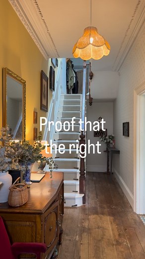 I have received my fair share of bad comments about my poor lighting choices over the past 2 years, and I have to say they were right 😂🙈 We have added the stunning ‘Glasshouse Pendant Light’ in the hallway, and ‘Dean Pendant Light’ in the lounge, both absolutely show stoppers! Both rooms feel larger, lighter and a lot more elegant than my old lampshades 🙈 Pr items * @thesoholightingco #homerenovation #kitchen #hometour #homedecor #homesweethome #homerenovations #staircase #victorianrenovation