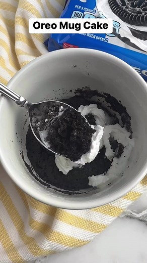 1K views · 14 reactions | Oreo mug cake - Easy Oreo mug cake recipe that can be made in minutes. A delicious, single serve chocolate cake. #mugcake #oreocake #oreomugcake #easydessert #easydessertrecipe | Foodlovinfamily | Facebook