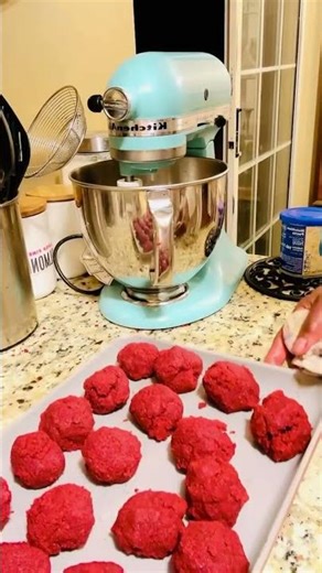 RUSTIC RED VELVET CAKE POPS