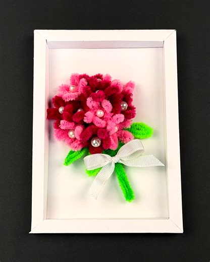 Framed floral art that elevates your room decor💐✨