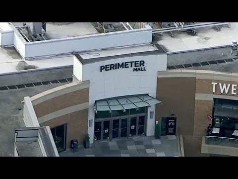 Shoppers pack perimeter mall for Black Friday