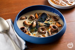 Crema di ceci con cozze e alici