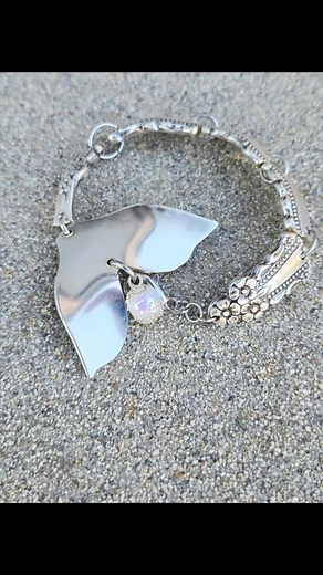 61K views · 1K reactions | (SOLD) This piece took me all day to make but I'm so happy with how it turned out! This mermaid charm bracelet was made from a vintage serving spoon called Royal Lace ❤️ I added a pearl accent bead. This bracelet will fit a 6 1/2 inch wrist but I can add length to it if you need it bigger. (Its available on my website~link in comments) #handmade #fblifestyle #mermaid | Robyn's Silverware Creations | Facebook