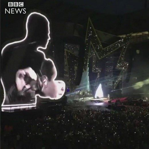 7.5M views · 75K reactions | Robbie Williams struggles to sing Angels...