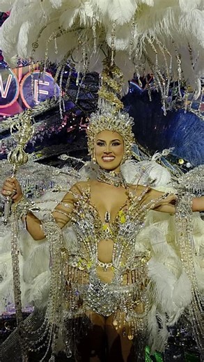 Miss World Spain on Instagram: "✨ CARLA BENÍTEZ SE CONVIERTE EN REINA DEL CARNAVAL DE LAS PALMAS DE GRAN CANARIA 2026 💫 Nuestra @missworld #LasPalmas 2018 y TOP 6 en @missworldspain 2020 @carlabenitezz ha sido elegida como nueva Reina del Carnaval de Las Palmas de Gran Canaria 2026 con la fantasía “Historia” del diseñador @kevrodriguezzz representando a Capross 2004."