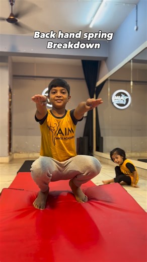 ARTMOSPHERE on Instagram: "Back hand spring breakdown 💪✨🔥 . #artmosphere #acrobatics #parkour #superkids #acrobats #kolkata #flexibility #fun #strength #backhandspring #powermoves💪"