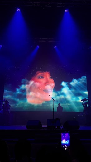 A special tribute to Celebrating the legendary and legacy of Whitney Houston — forever unmatched ✨ 🎶 #Babyface #WhitneyHouston #RnBLegends #tiktokviral #fypシ゚