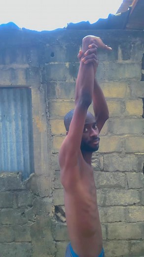 Bon début de semaine avec le contorsionniste robot 🤖🧘🏾‍♂️❤️💪🏾🔥 #onferatoujourscrierlepublic #jaurèscontorsionniste #reelschallenge #robotics #flexibilitygoals | Jaurès contorsionniste