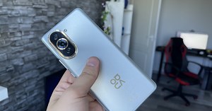 Huawei nova 10 Pro: Design de "Stăpânul Inelelor aurii", polarizant şi solid construit