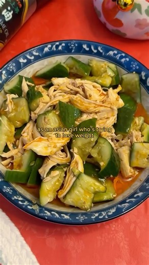 alanna💘 on Instagram: "✨ Save this Chinese Spicy Cucumber and Chicken Salad Recipe ✨ As an asian girl who is trying to lose weight, my number one hack for guilt-free snacking is to choose high protein, high volume snacks like this spicy cucumber and chicken salad because it will help you feel satiated while keeping your overall calorie intake low. 🎀 Don’t forget to follow @yourfriendalanna for more asian & diet recipes like this! Ingredients * half chicken breast * 2 persian cucumbers * 2 tsp 