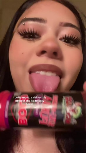 ️ (@hewoeatmyfeet)’s video of powder