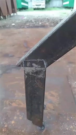 tricks cutting and making 135 degree angle on the stair railing slope #welding #art #shorts #tips