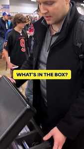 Love to see an old-school collector on the show floor. 😀 | Goldin