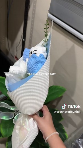 Crafting a Crochet Bouquet for Cat Lovers